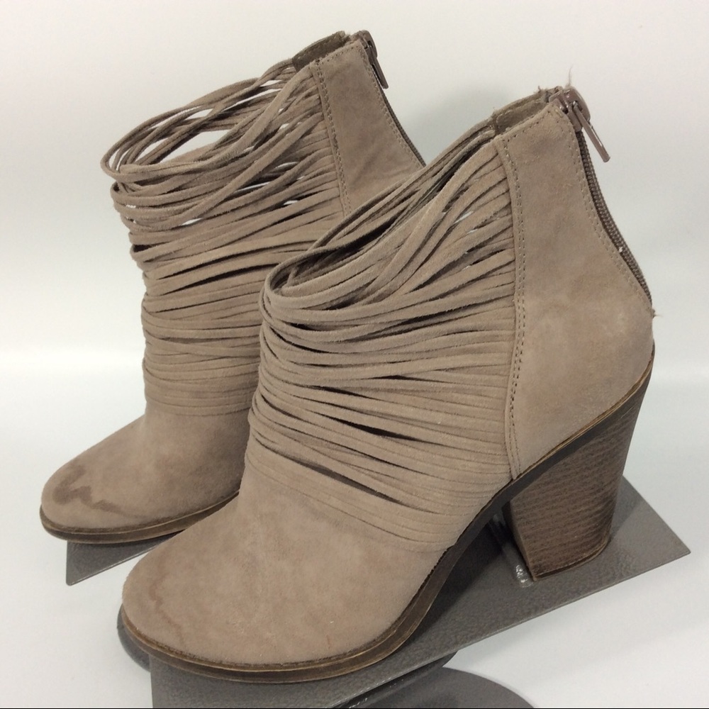 Fergalicious 8.5/ 6.5/38.5 Wicket Ankle Boots Chunky Heel Round Toe Vegan Suede